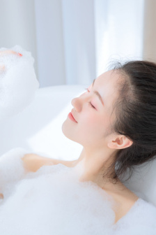 古堡女仆的服务在线观看